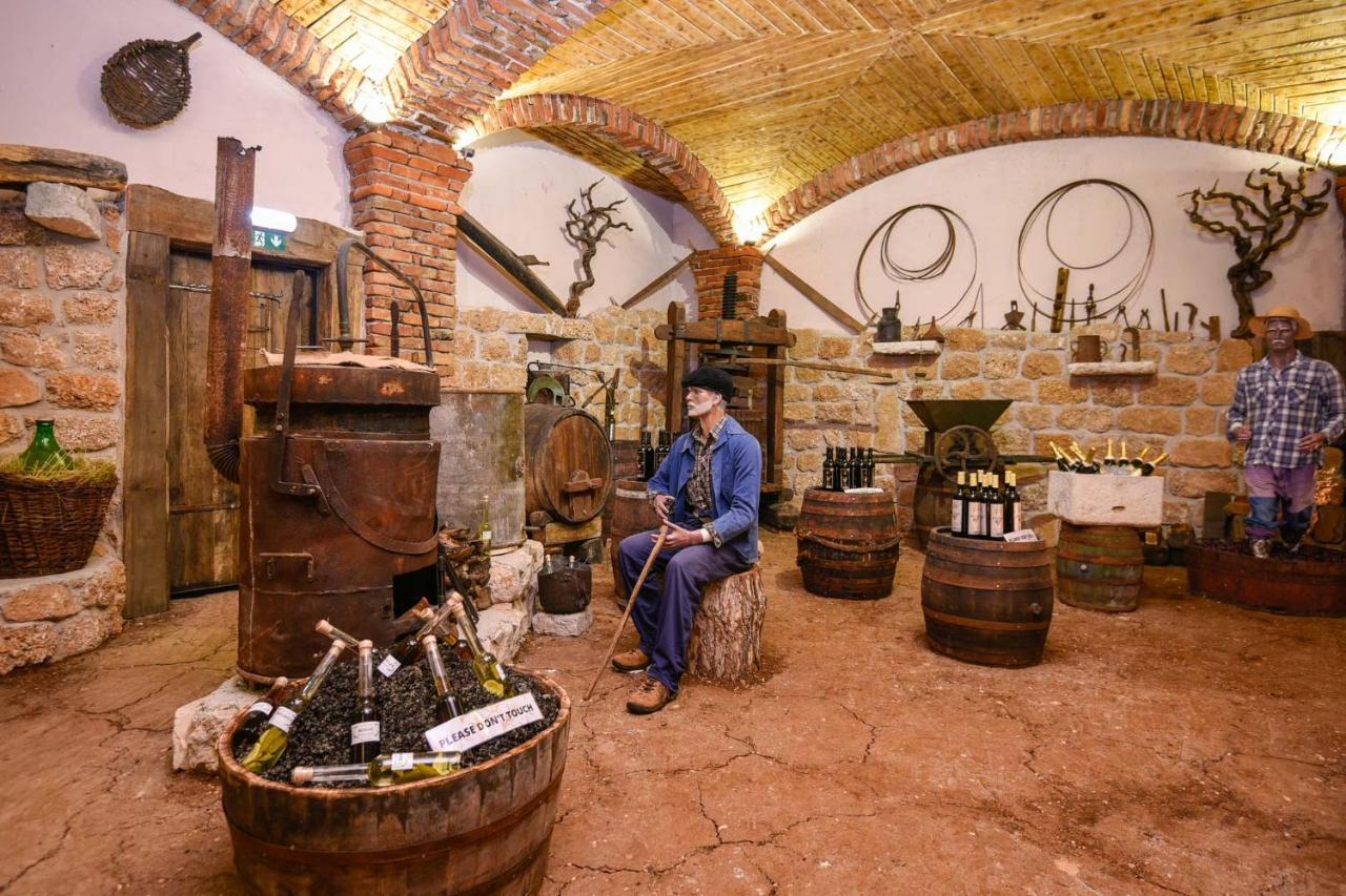 Wine Resort Adriatic Mikulic Orebić Esterno foto