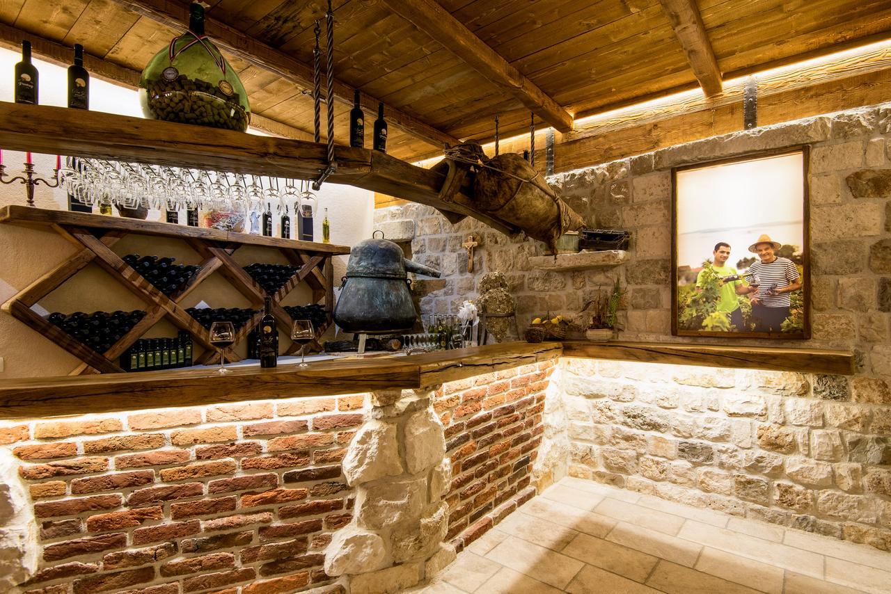 Wine Resort Adriatic Mikulic Orebić Esterno foto